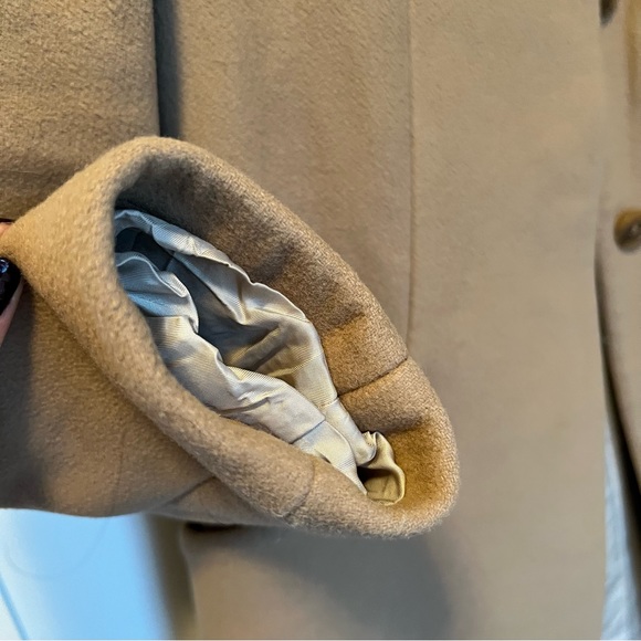 Aritzia Cocoon Coat - Picture 8 of 12